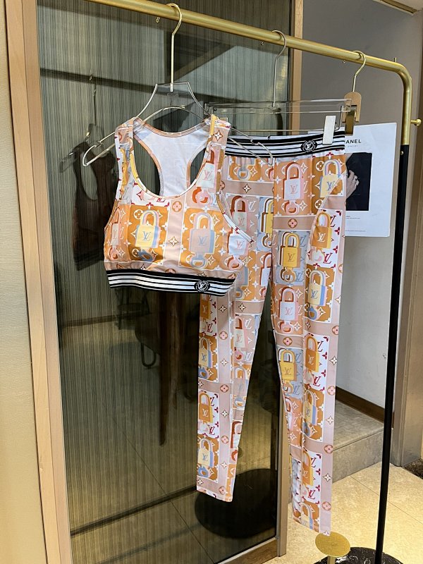 Yoga Wear, photo 1