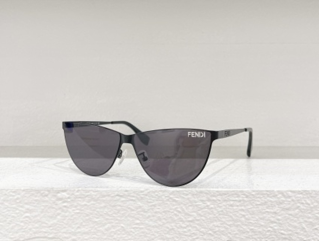 Other Fendi Sunglasses - Image 86