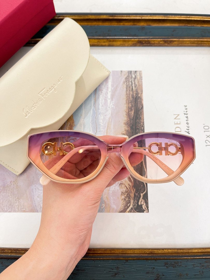 Other Glasses, photo 1