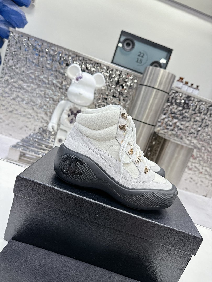 Other Chanel Boots - Image 31
