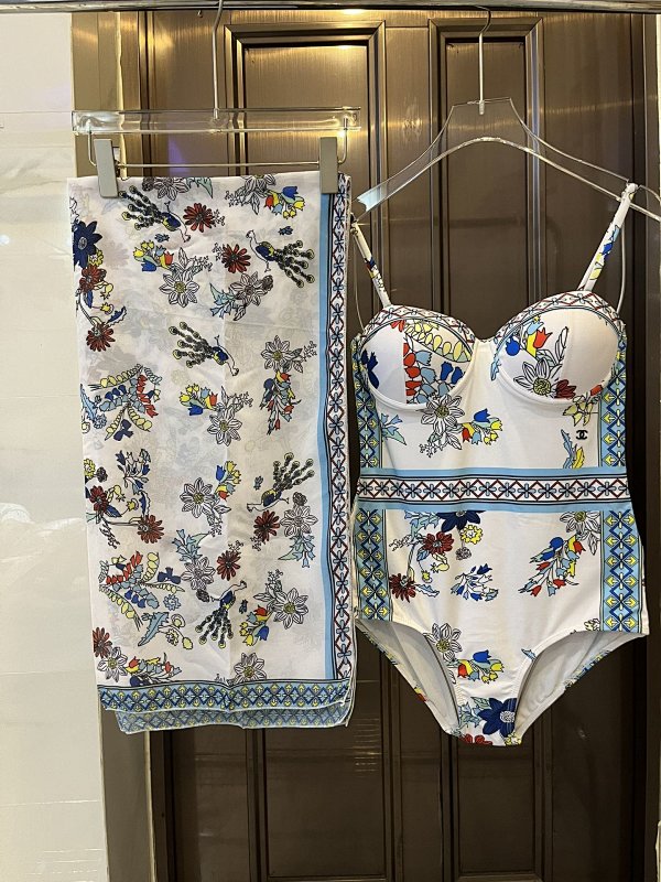 Other Bikini, photo 1