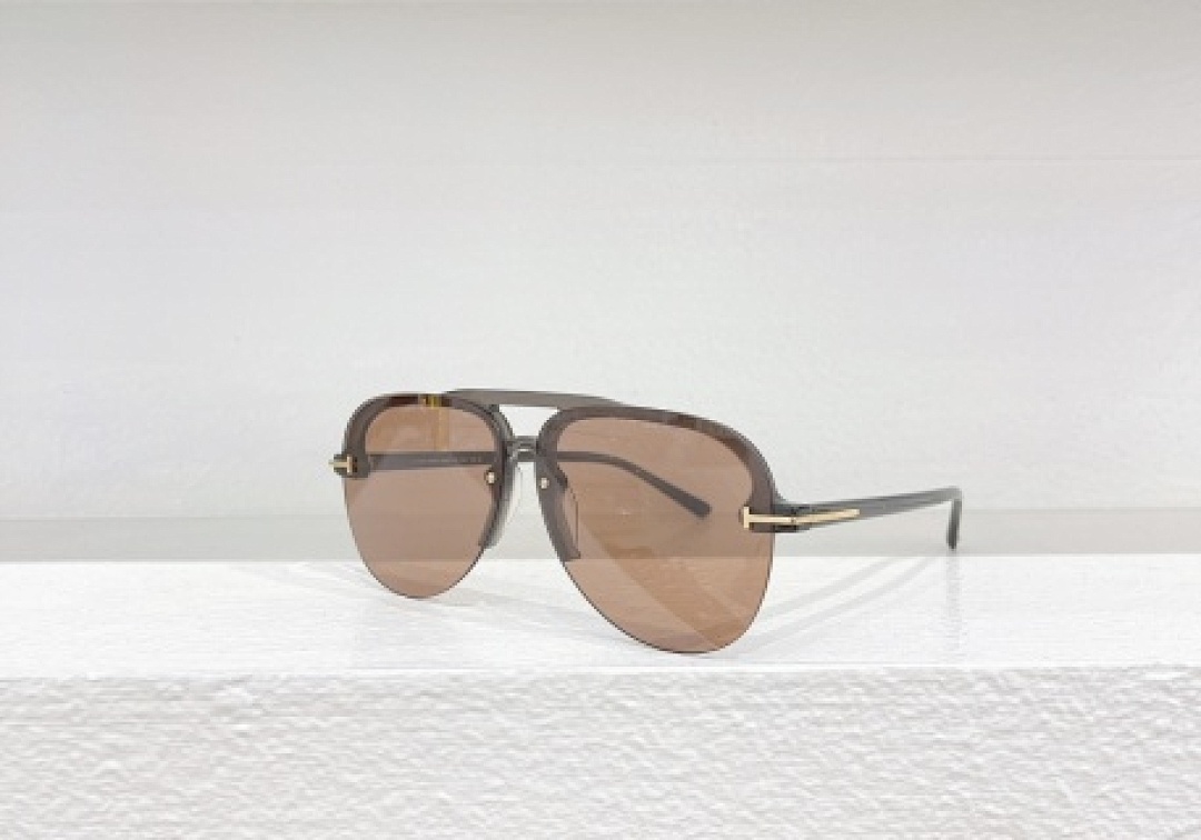 Other TOMTORD Sunglasses - Image 44