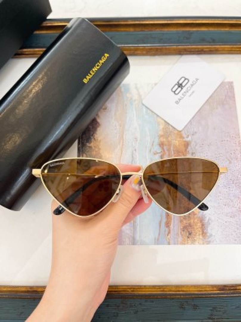 Other Balenciaga Sunglasses - Image 34
