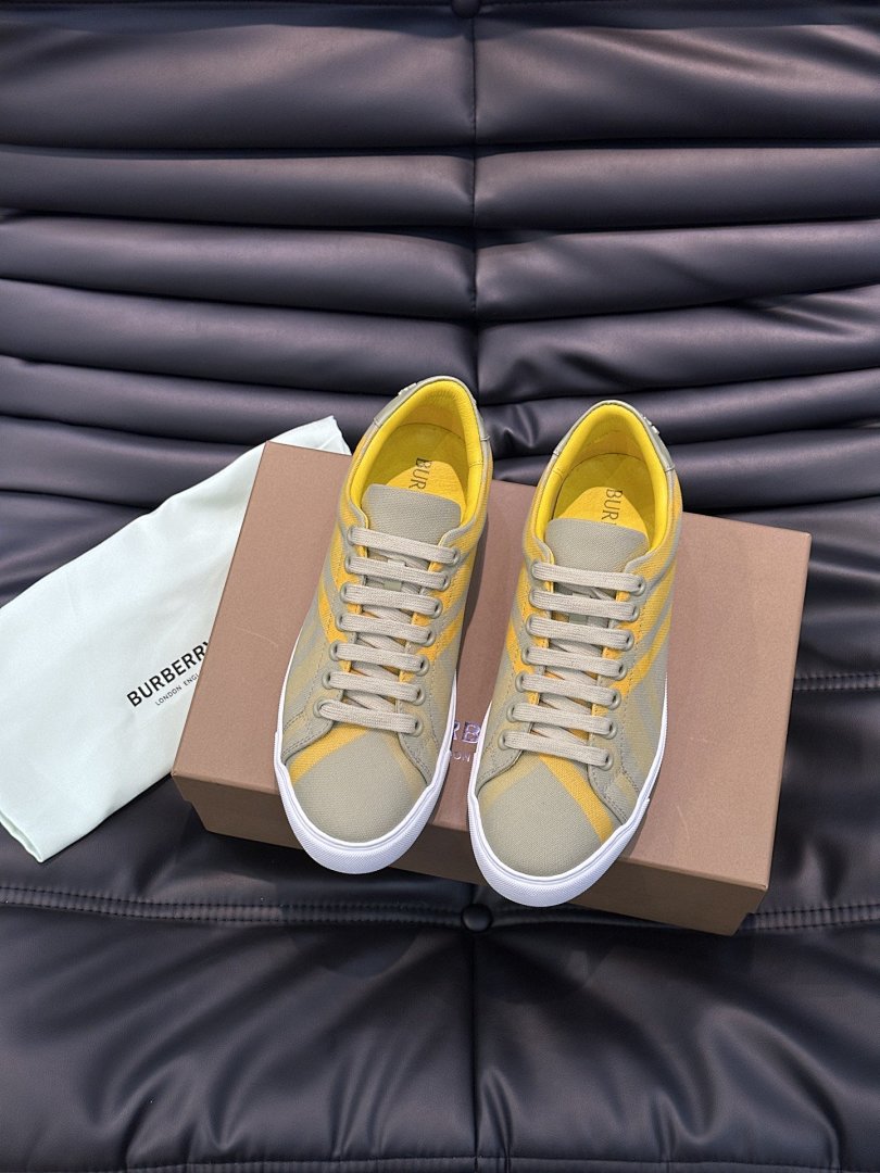 Other Burberry Shoes - Image 93