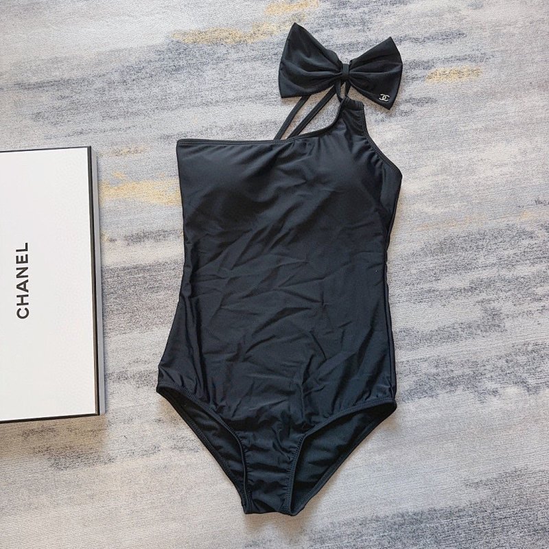 Bikini, photo 1