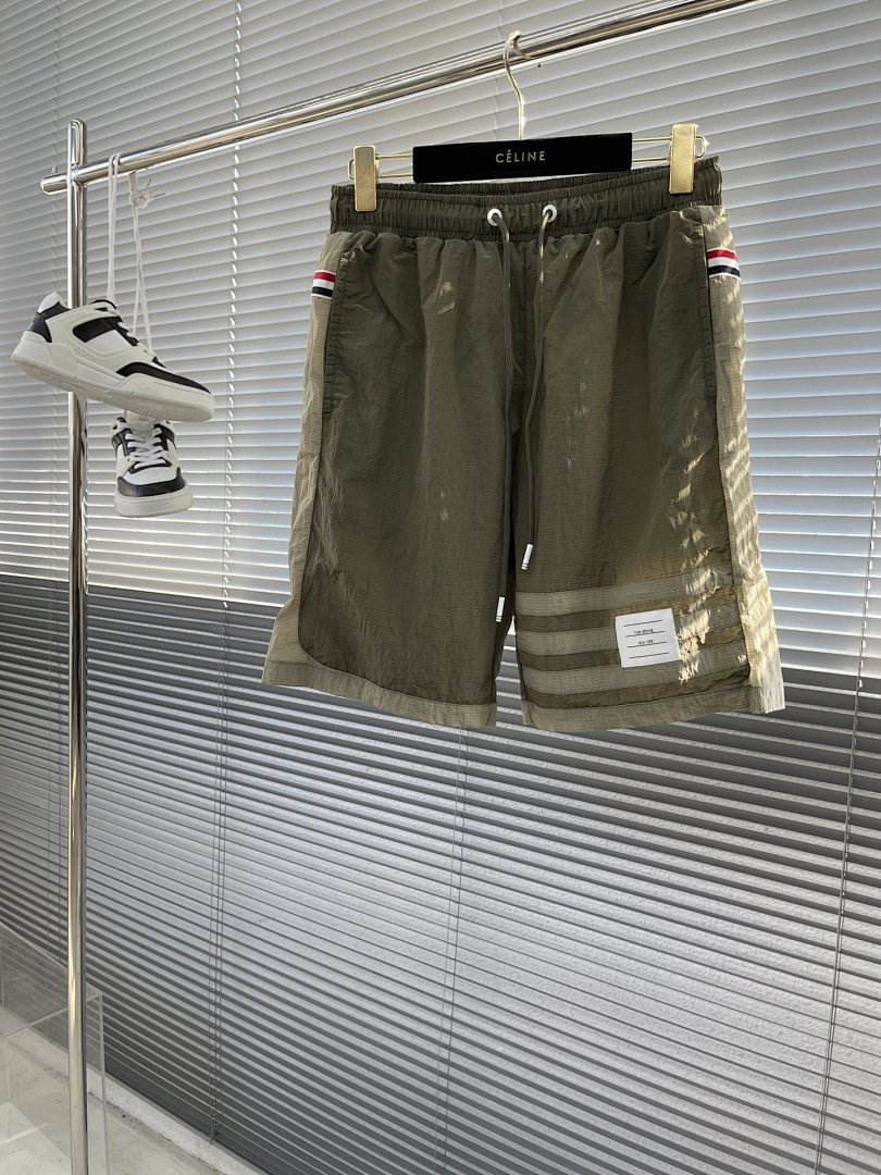 Shorts, photo 1
