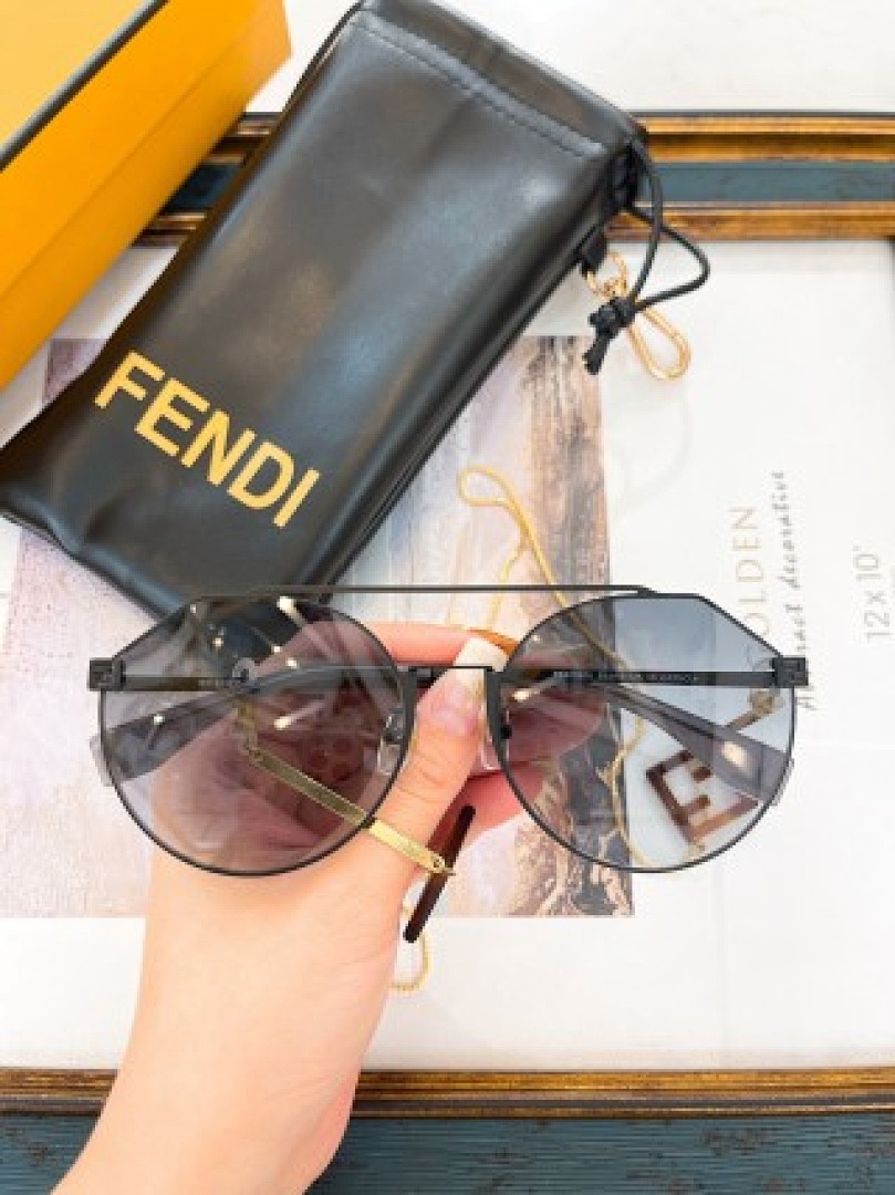 Other Fendi Sunglasses - Image 116
