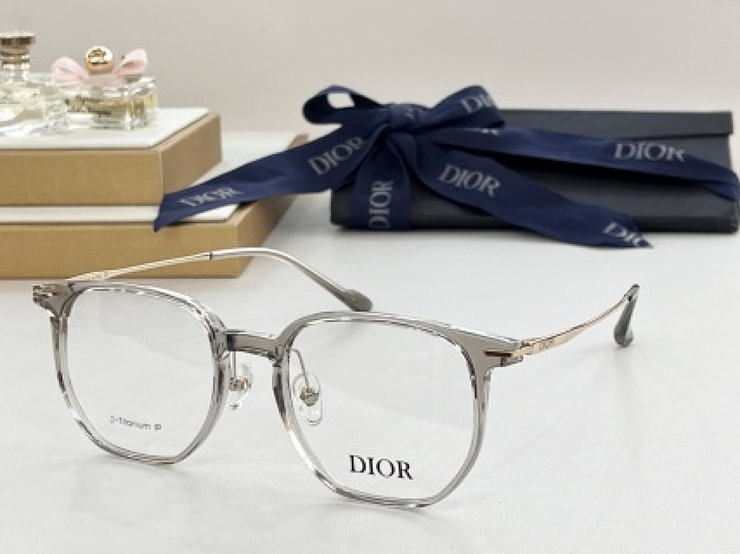 Other Dior Sunglasses - Image 91