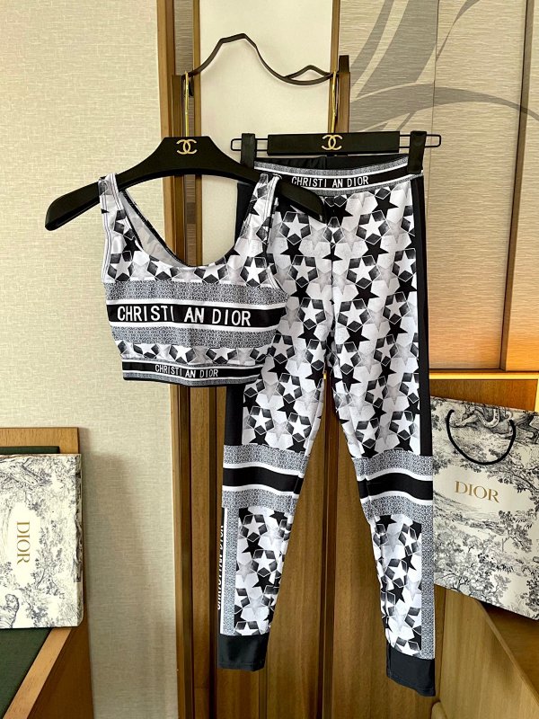 Yoga Wear, photo 1