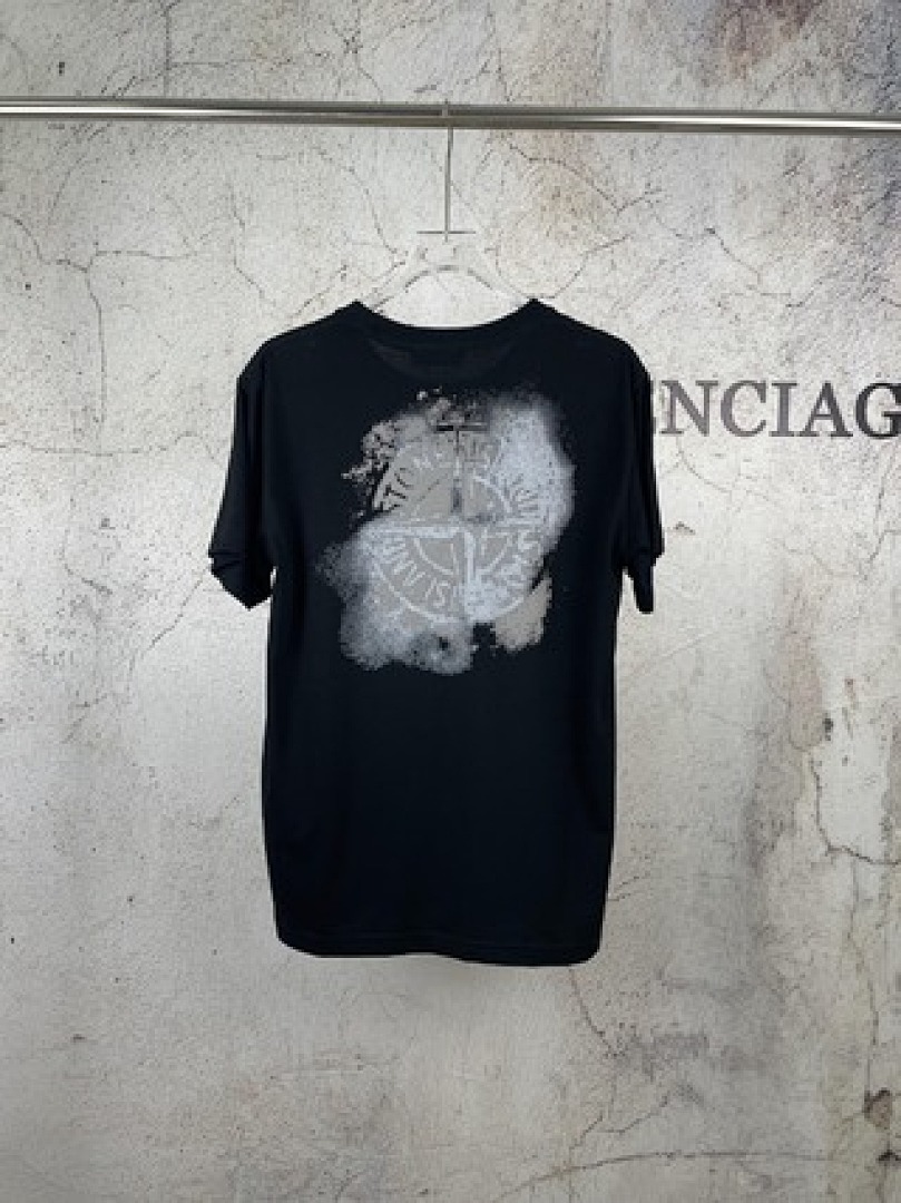On Running Stone Island - Image 11