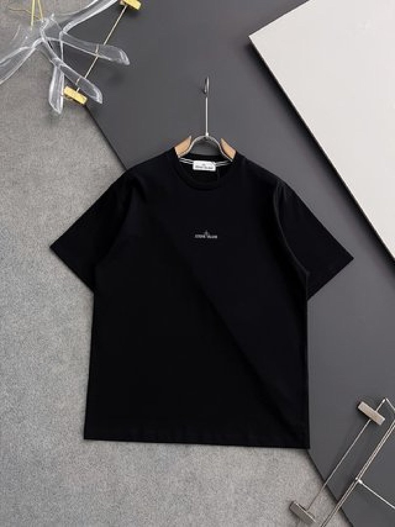 On Running Stone Island - Image 34
