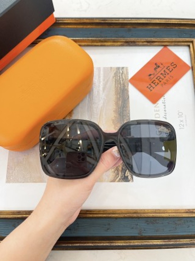 Other HERMES Sunglasses - Image 21