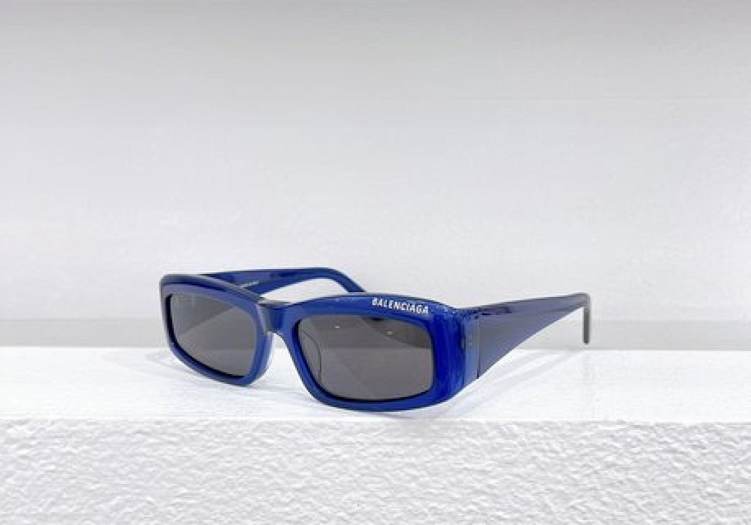 Other Balenciaga Sunglasses - Image 80