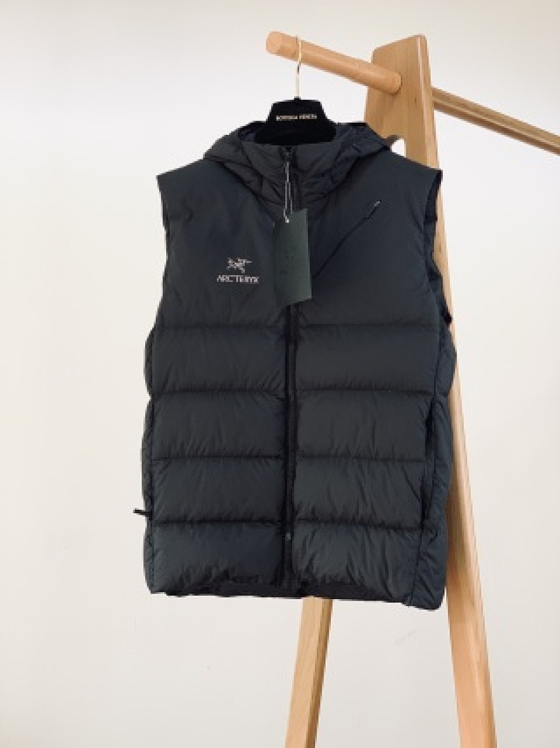 Christian Louboutin ARCTERYX Mens Winter - Image 89