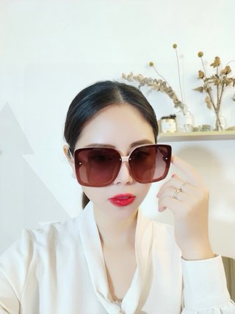 Other GUCCI Sunglasses - Image 29