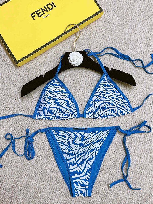 Bikini, photo 1