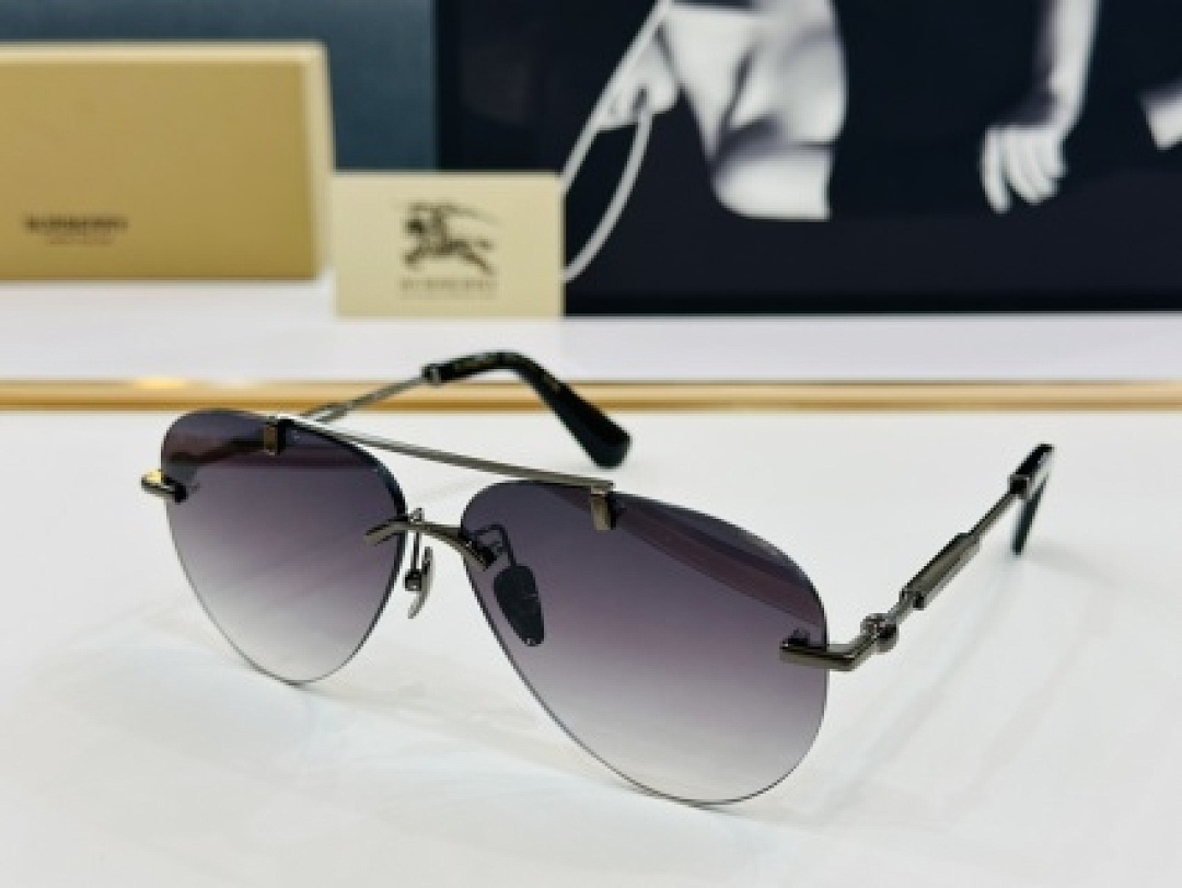 Other BURBERR Sunglasses - Image 66