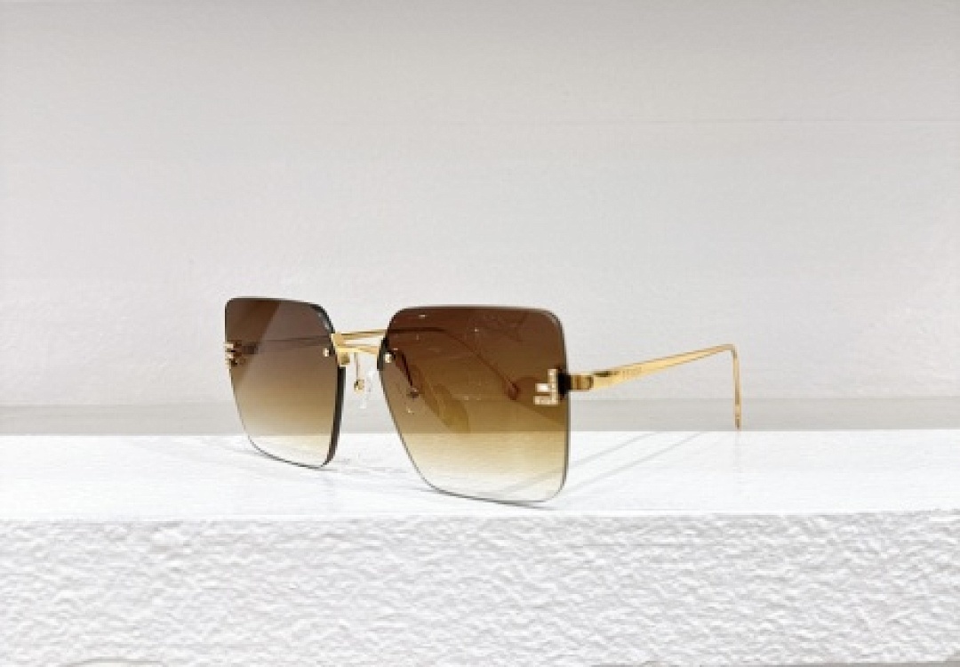 Other Fendi Sunglasses - Image 103