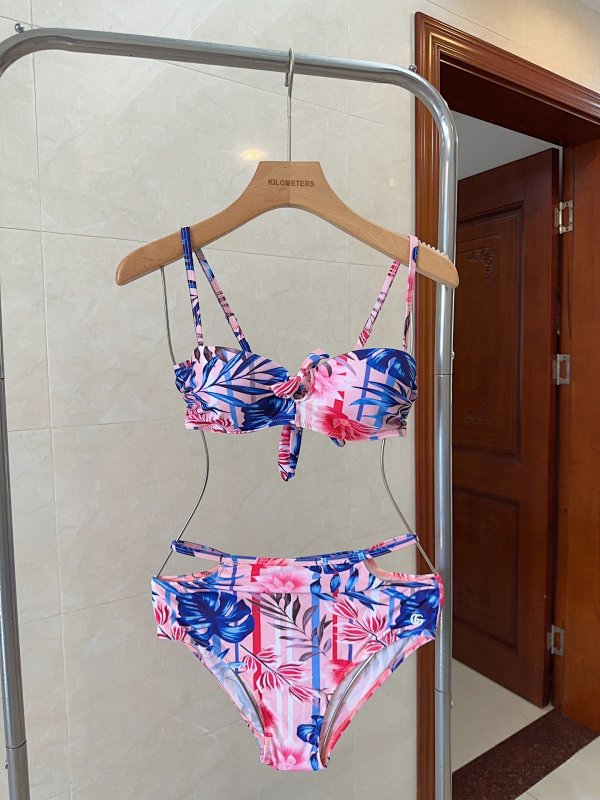 Other Bikini, photo 1