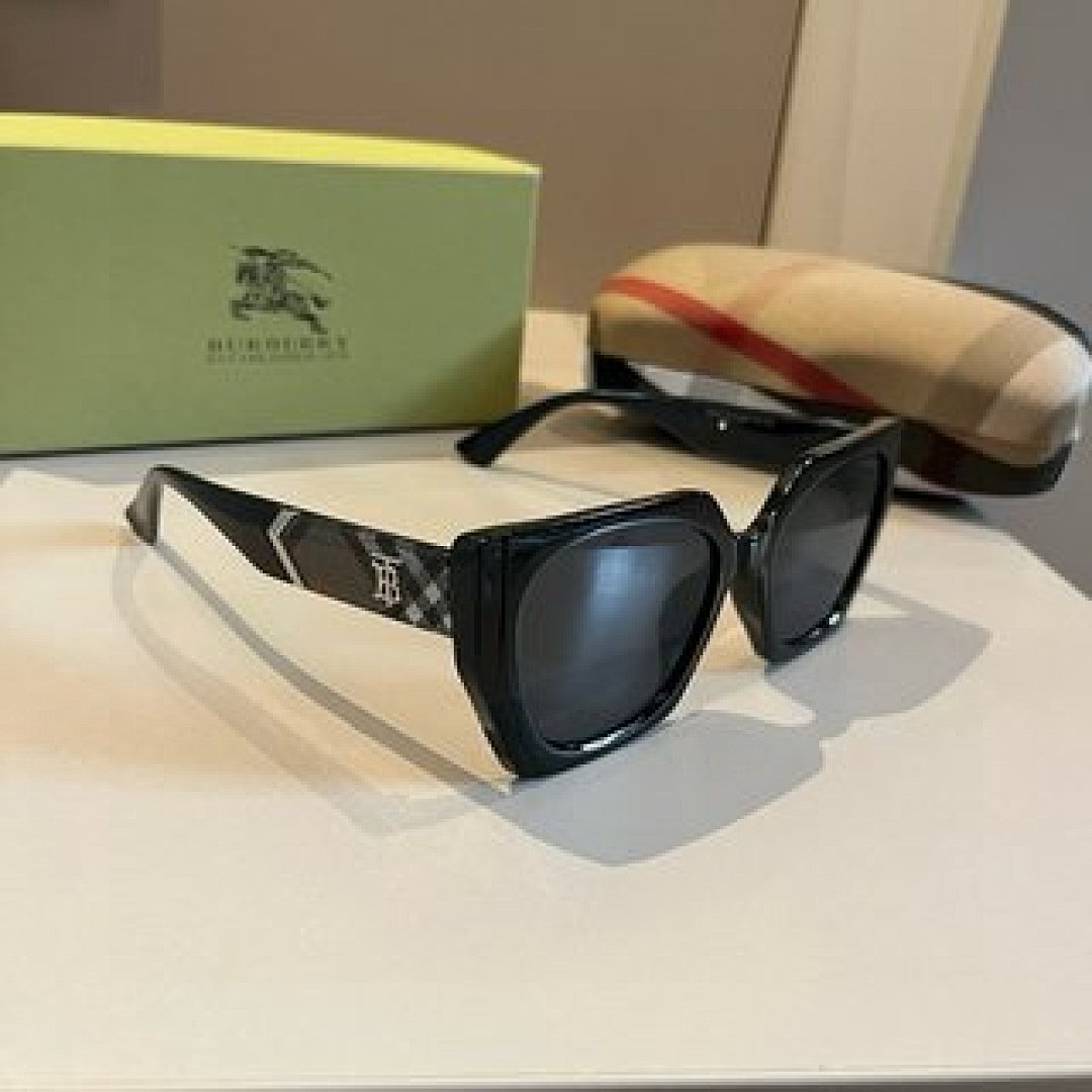 Other BURBERR Sunglasses - Image 37