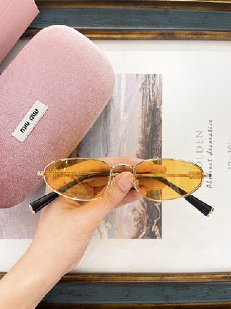 Other Miumiu Sunglasses - Image 18