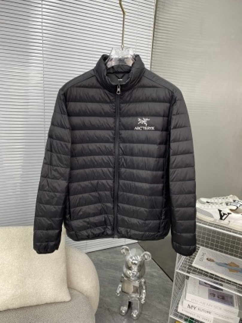 Christian Louboutin ARCTERYX Mens Winter - Image 78