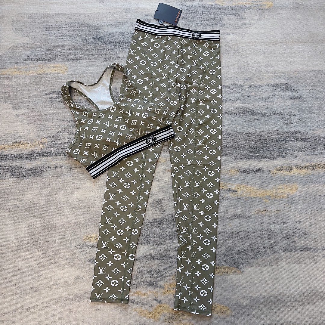 Yoga Wear, photo 1