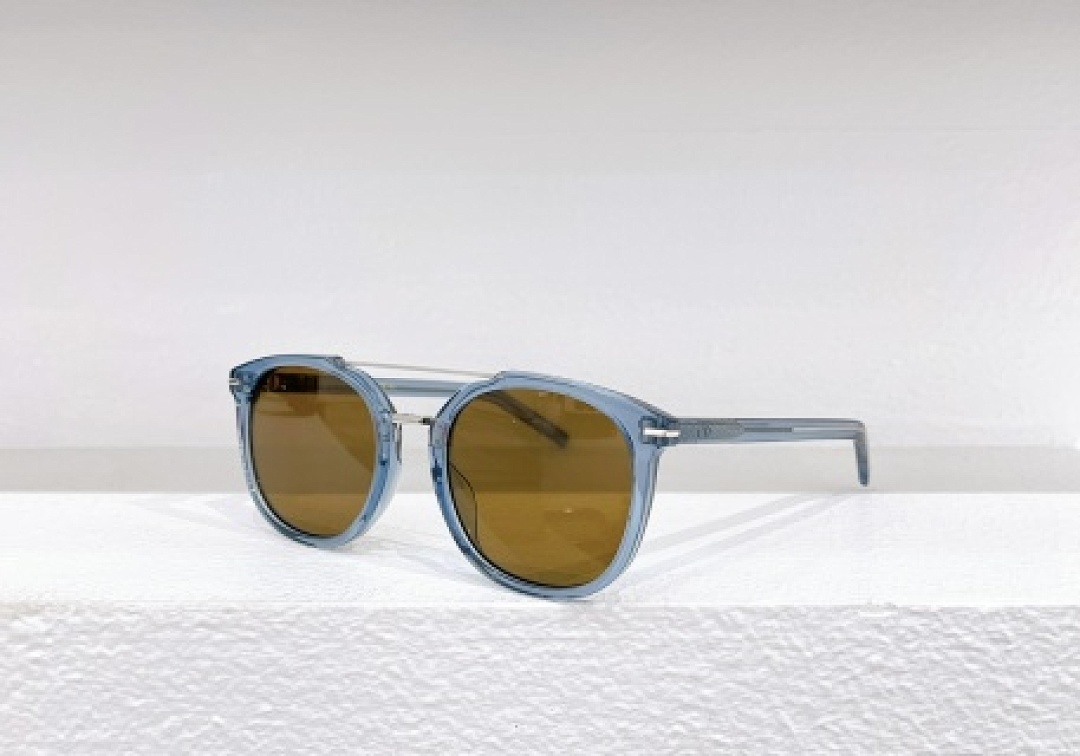 Other Dior Sunglasses - Image 94