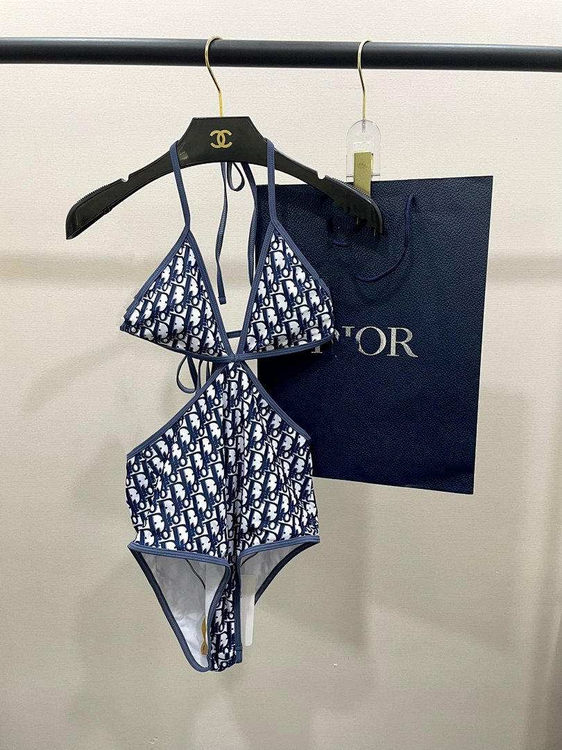 Other Bikini, photo 1