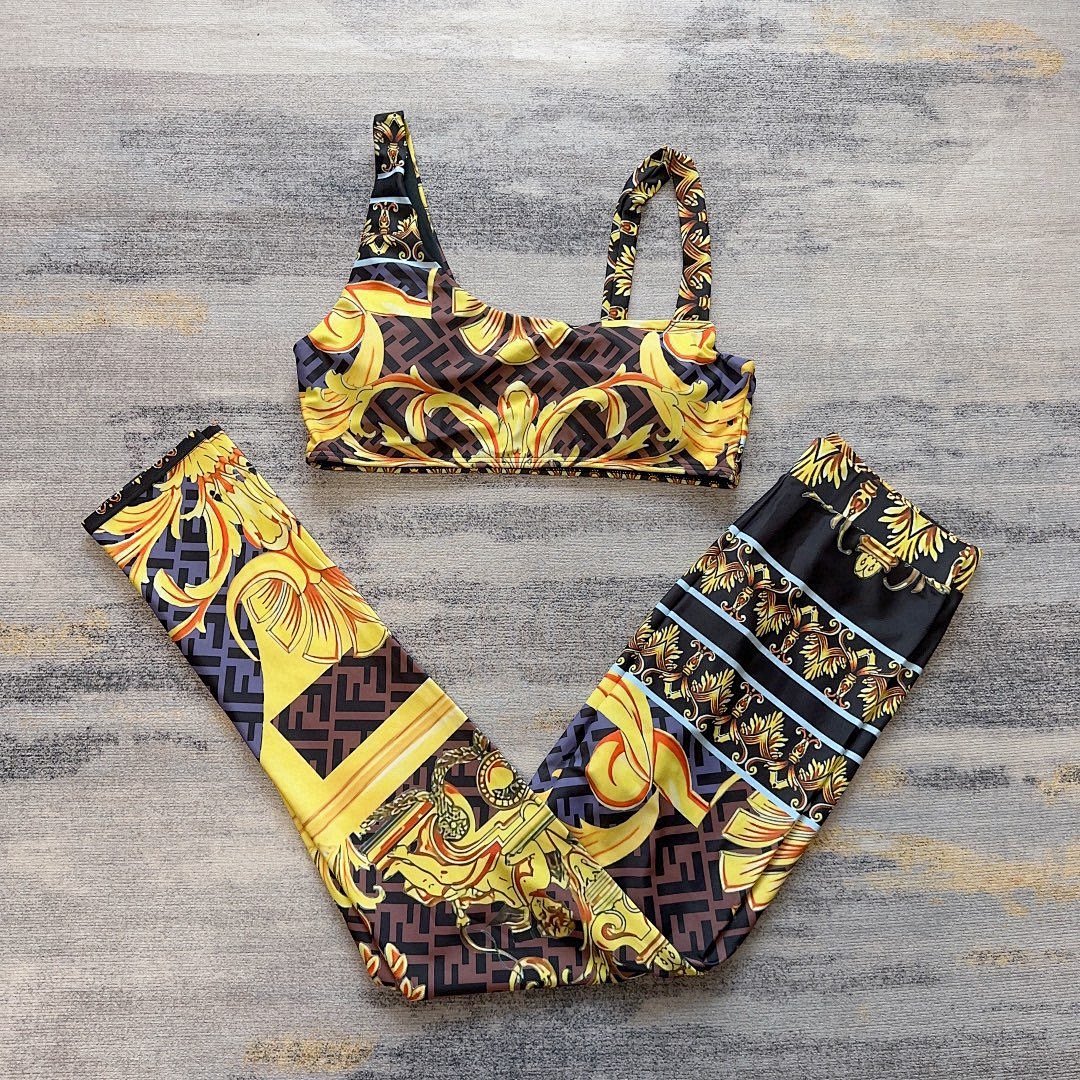Yoga Wear, photo 1