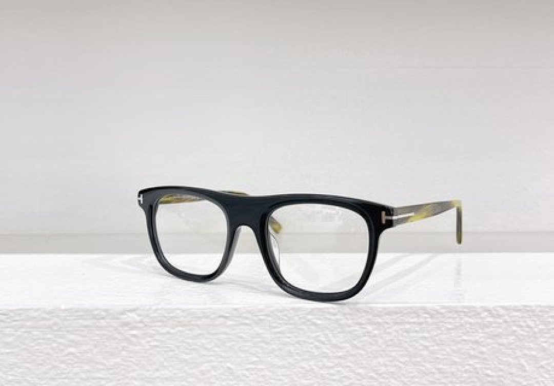 Other TOMTORD Sunglasses - Image 18