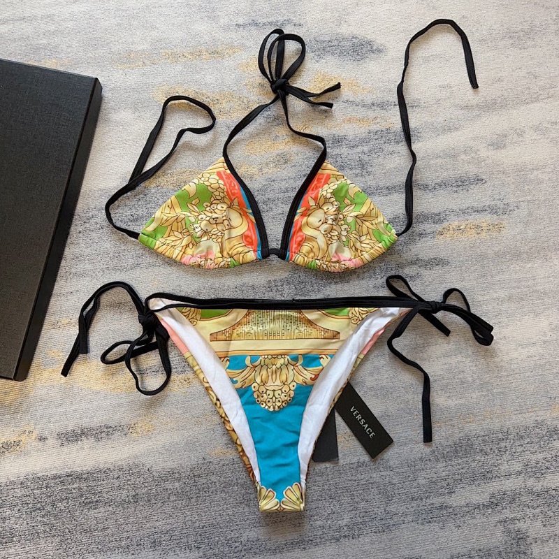 Bikini, photo 1