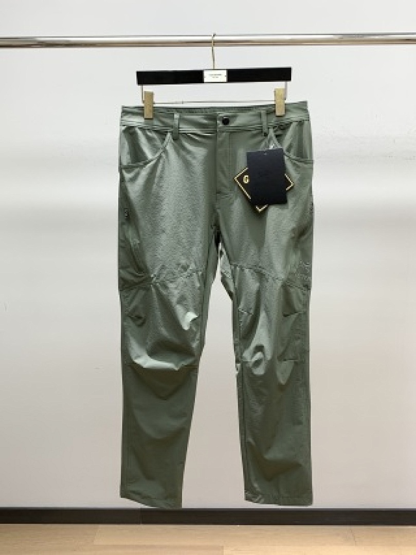 Christian Louboutin ARCTERYX Mens Winter - Image 4
