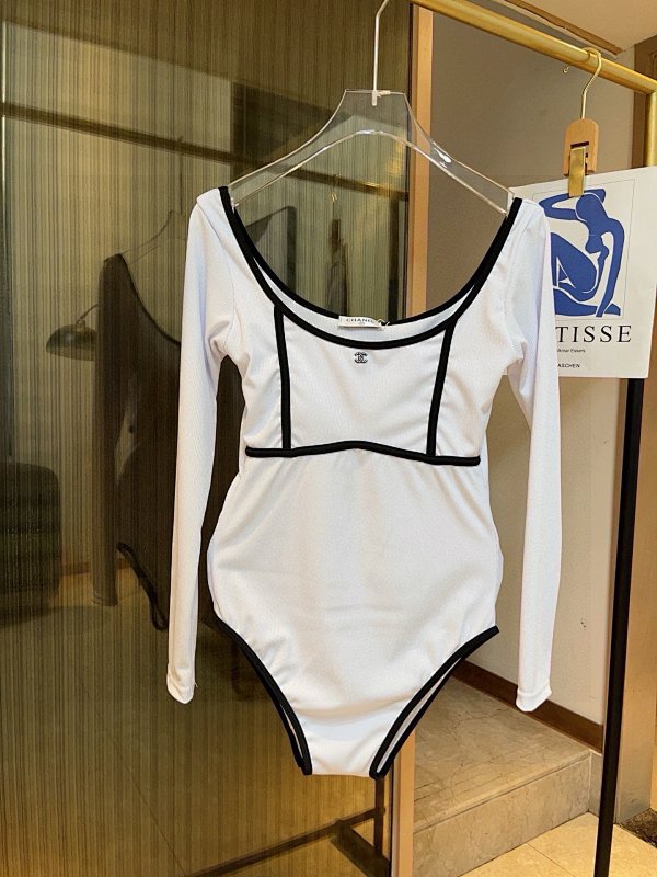 Other Bikini, photo 1