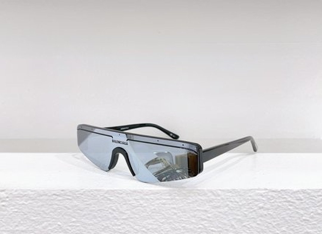 Other Balenciaga Sunglasses - Image 72