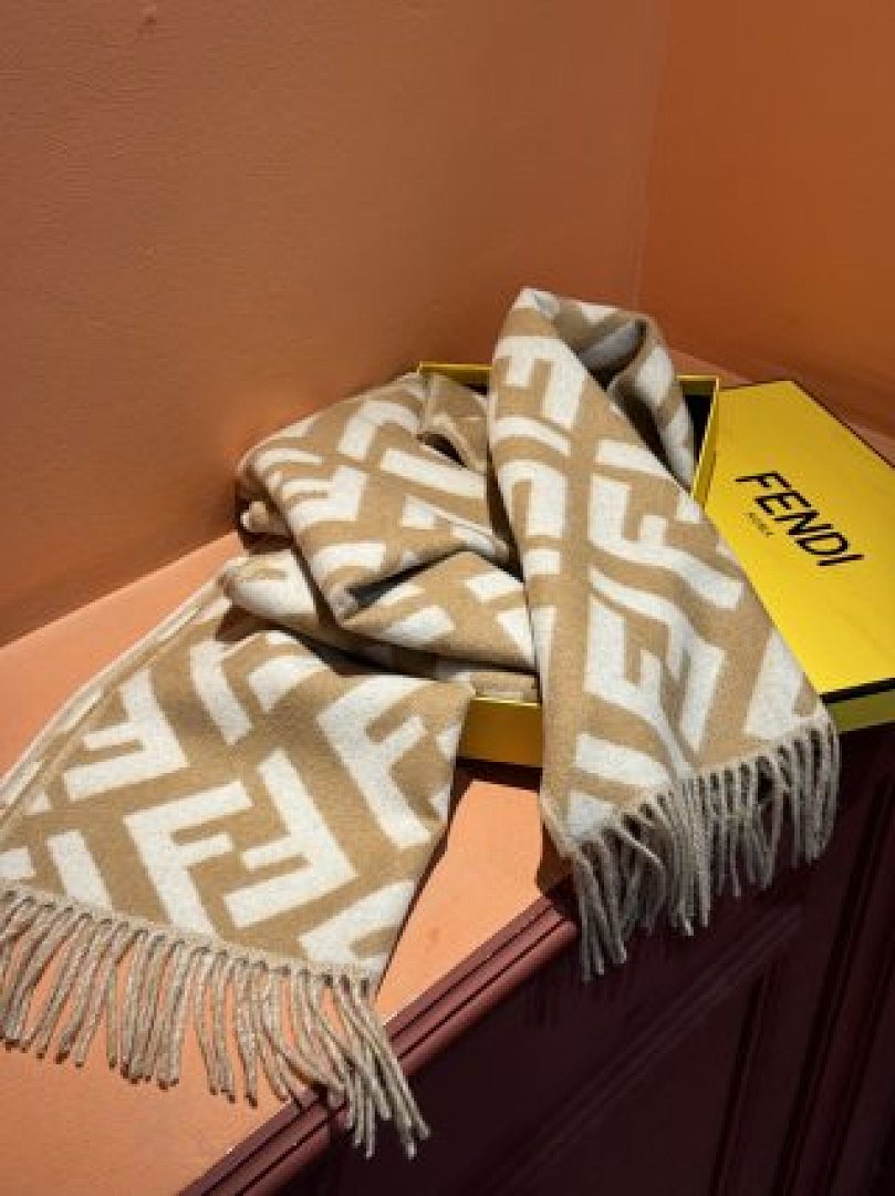 Other Fendi - Image 7