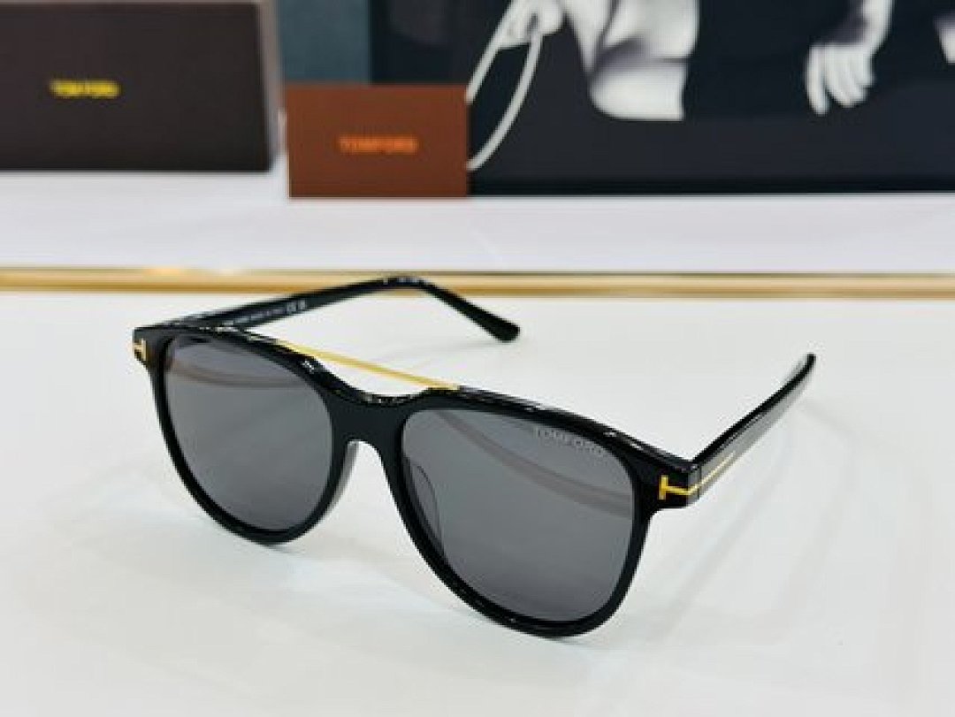 Other TOMTORD Sunglasses - Image 51
