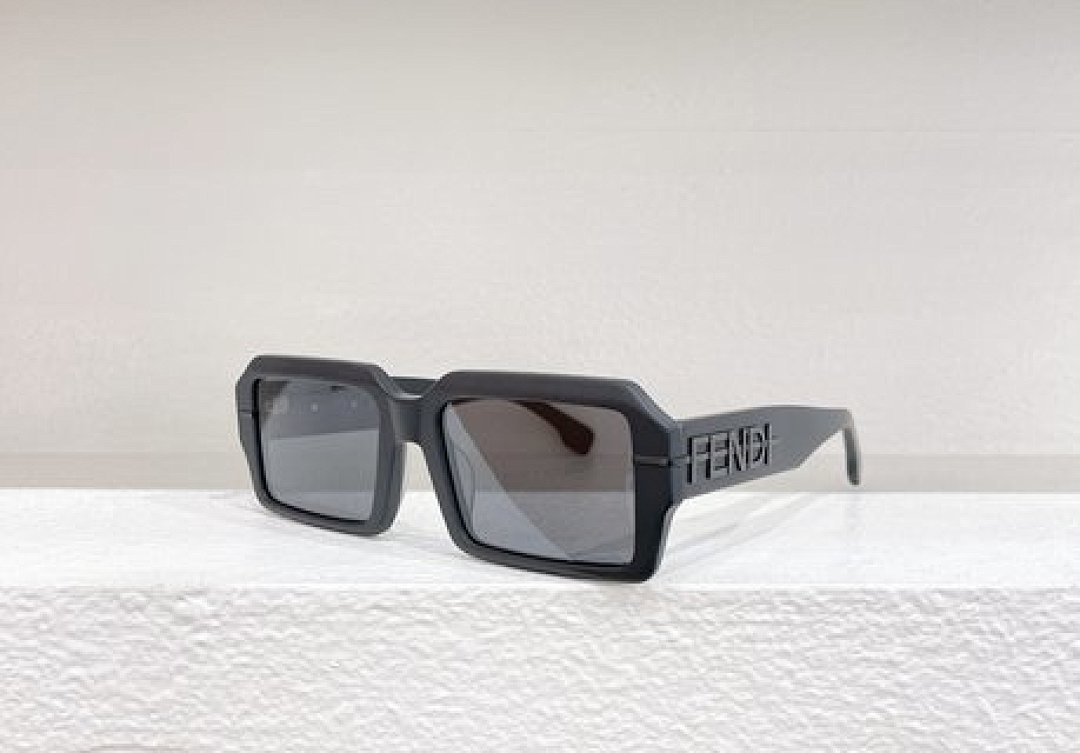 Other Fendi Sunglasses - Image 114