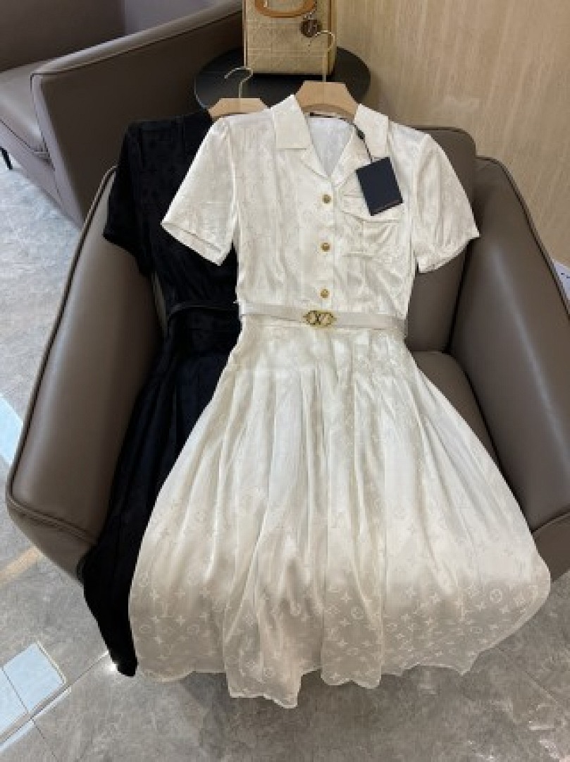 Christian Louboutin LV - Image 42