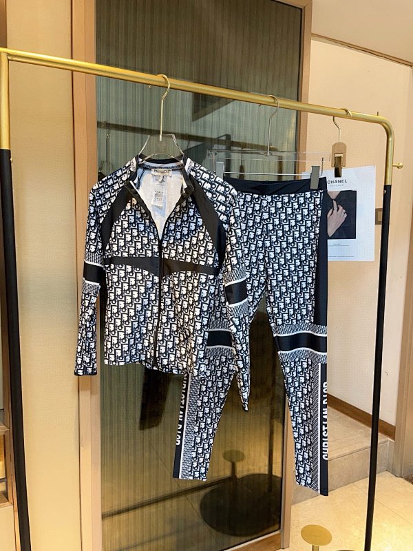 Yoga Wear, photo 1
