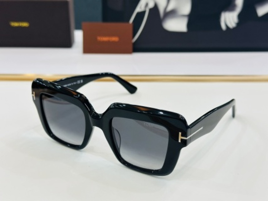 Other TOMTORD Sunglasses - Image 26