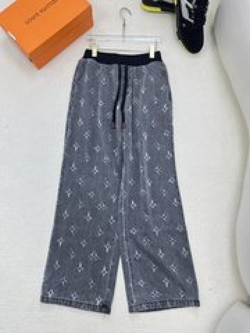 Christian Louboutin Lululemon - Image 21
