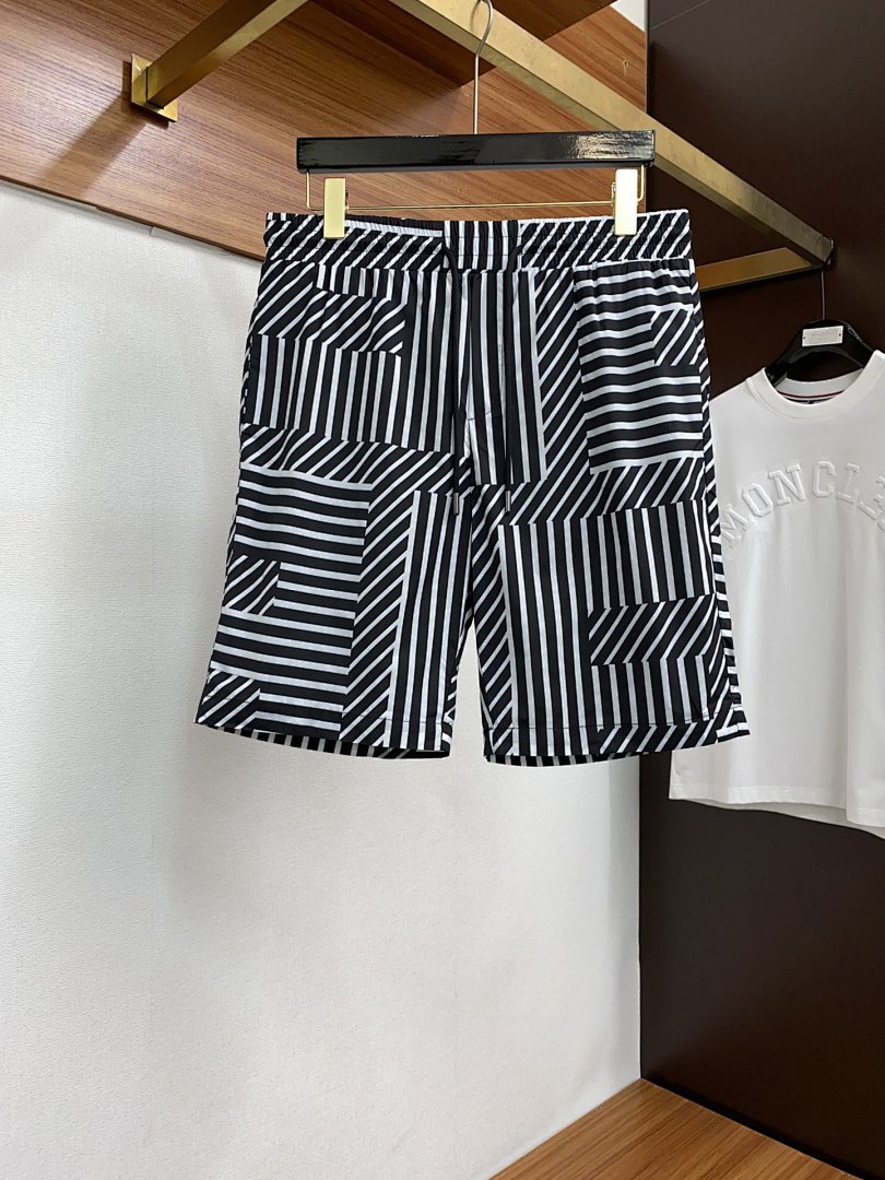 Other Fendi Shorts - Image 74