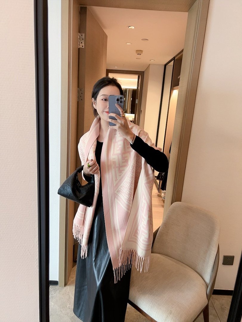 Other Fendi - Image 101