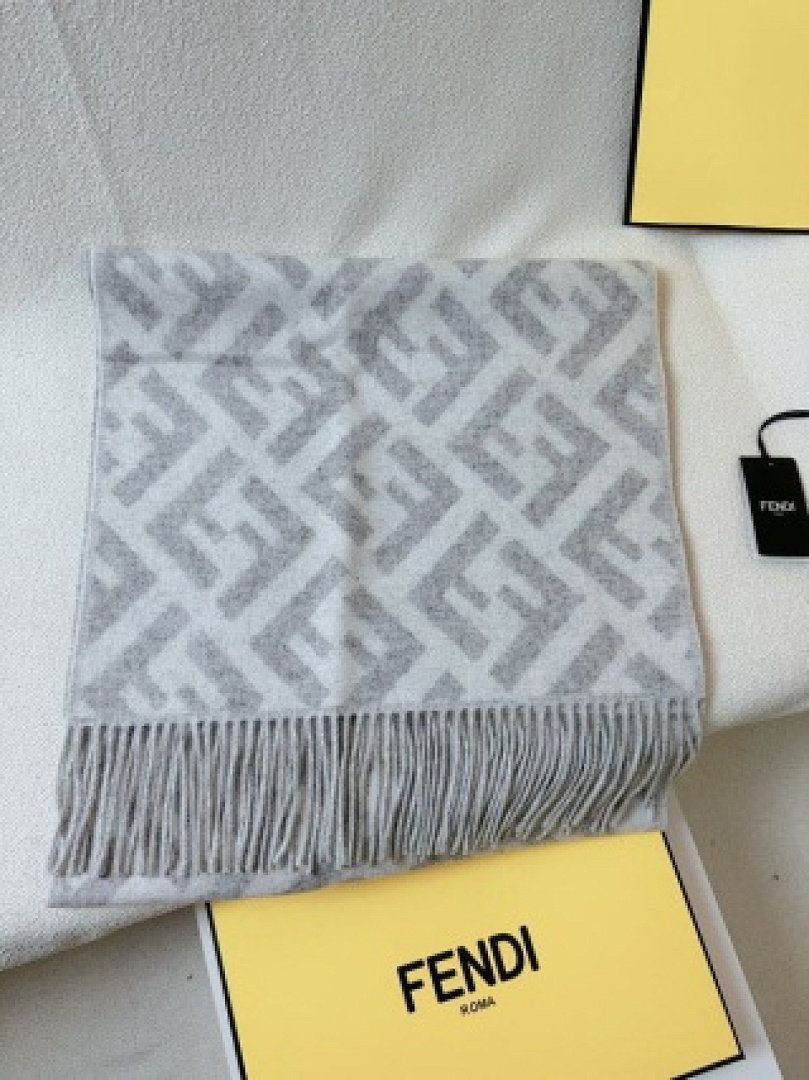 Other Fendi - Image 17