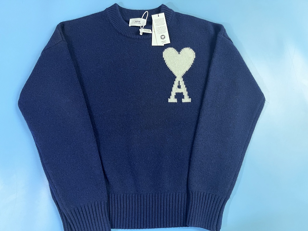 Unbranded Velvet White Big Label Fleece - Image 27