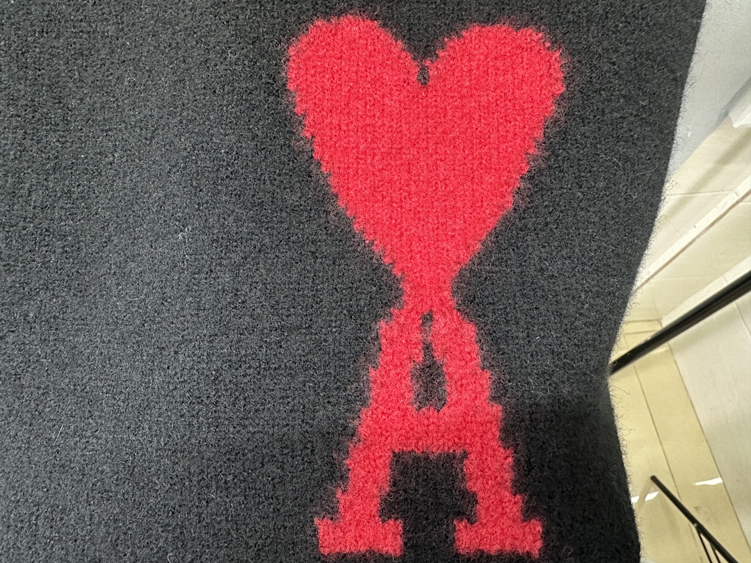 Unbranded 24 Red Big Label Collar Fleece - Image 24