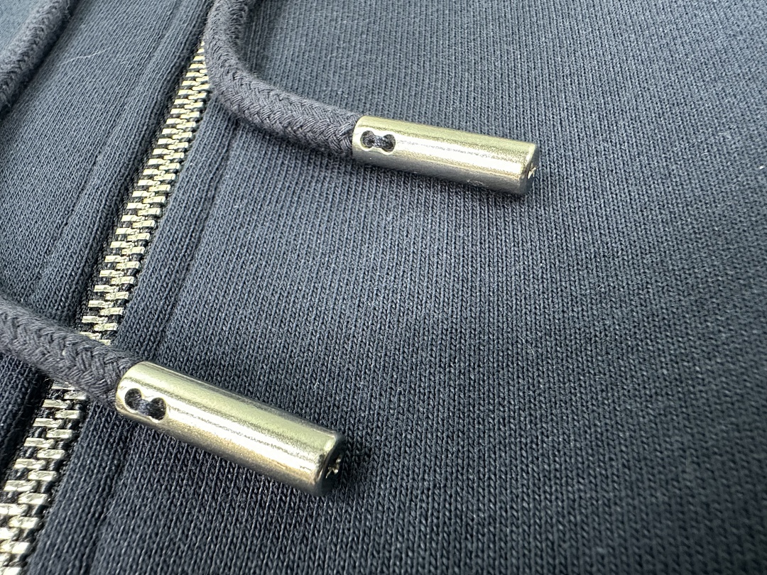 Unbranded 2025 White Badge Zipper Hoodie - Image 23