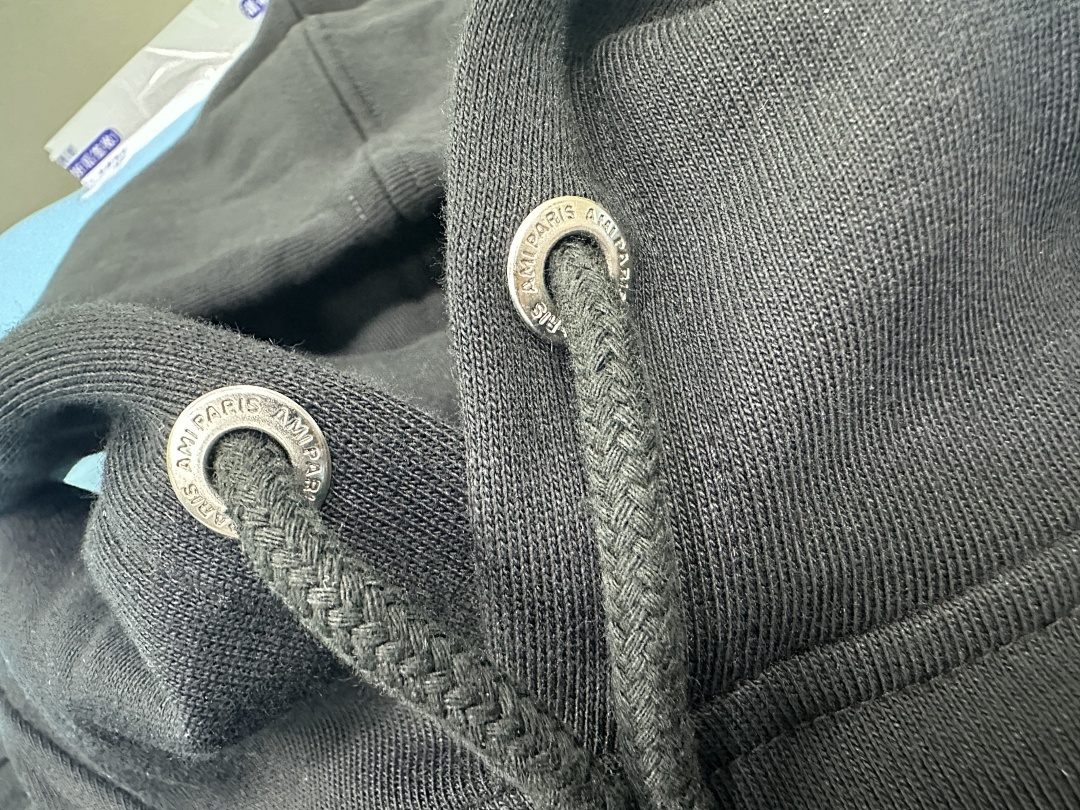 Unbranded 2025 White Badge Hoodie - Image 26
