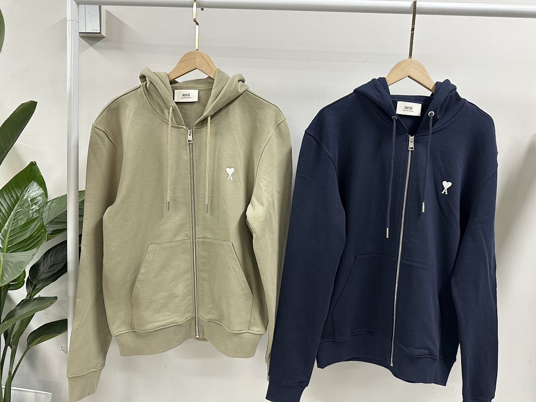 Unbranded 2025 White Badge Zipper Hoodie - Image 36
